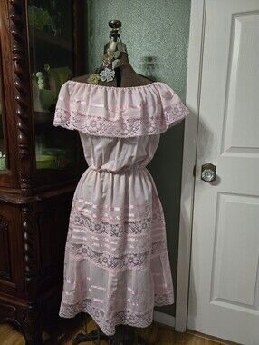 Pink Off-Shoulder Lace Midi Dress